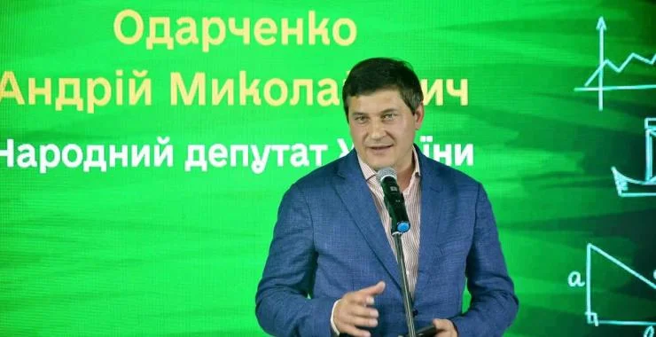 Харківського депутата-втікача планують позбавити звання в університеті
