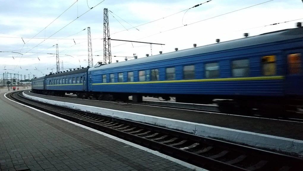 Через обстріли “Укрзалізниця” змінила частину маршрутів у Харківській області
