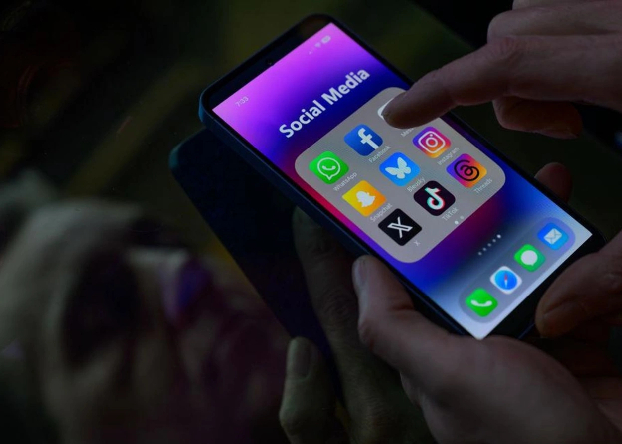 ЄС звинуватив Meta і TikTok у нехтуванні безпекою користувачів і прозорістю даних