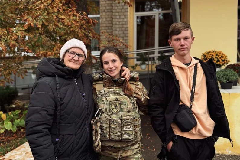 На Харківщині евакуювали бабусю з онуком, який втік від окупантів