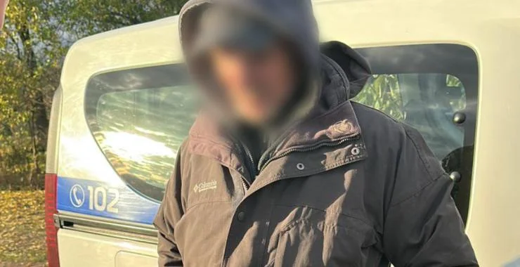 Дідусь угнав автомобіль з парковки у Харкові