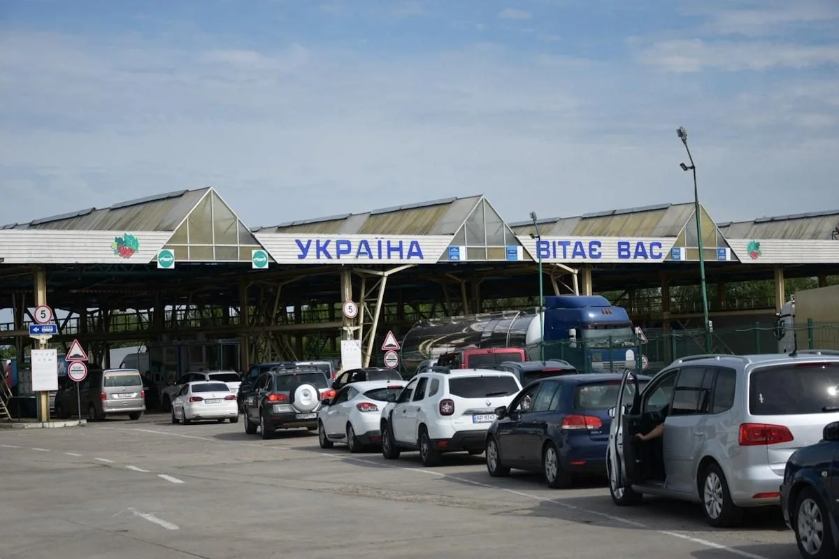 У трьох пунктах пропуску на кордоні з Польщею може сповільнитись рух: причина