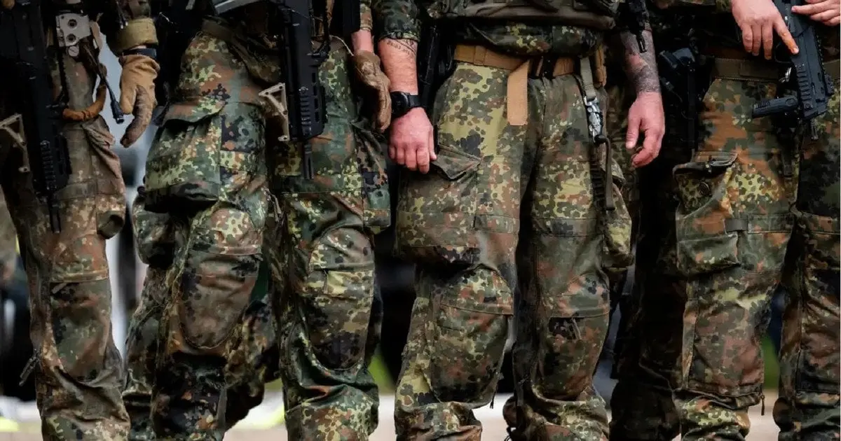 Поліція та військові відкрили вогонь одне в одного: що стало причиною
