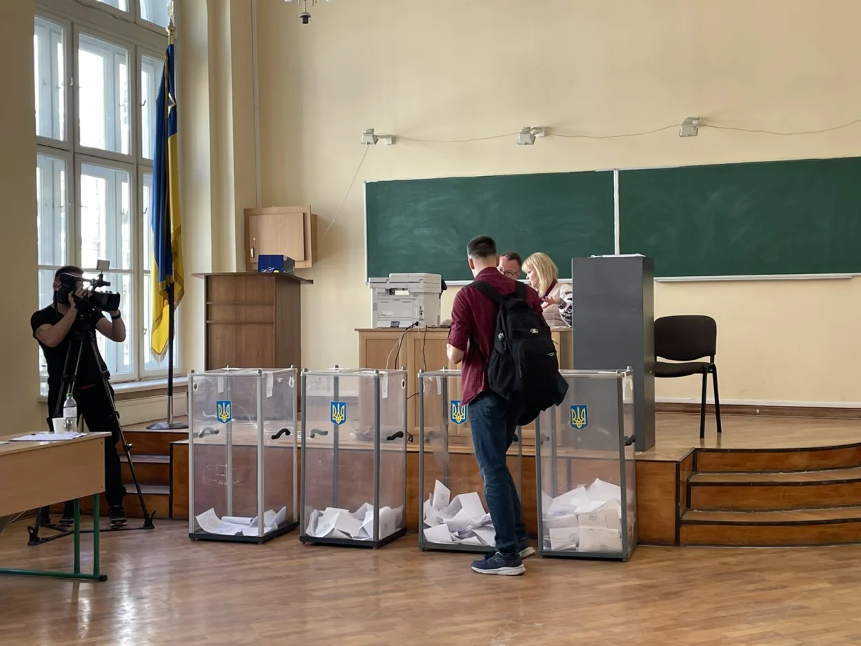 У чотирьох харківських університетах оголосили вибори ректорів