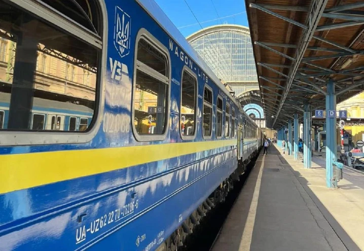 Українці зможуть безкоштовно проїхати 3000 кілометрів “Укрзалізницею” – Зеленський