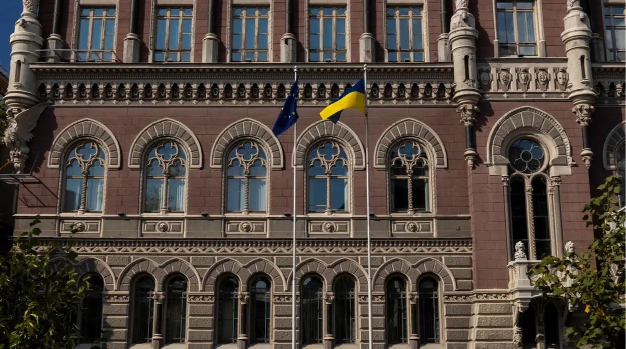 За тиждень Нацбанк продав 691 мільйон доларів