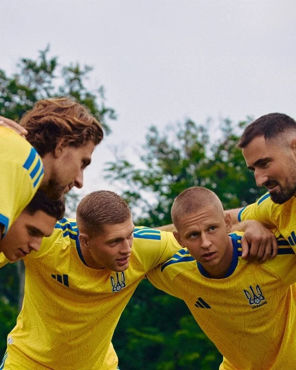 Збірна України з футболу презентувала нову ексклюзивну домашню форму