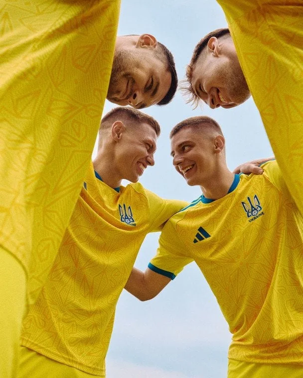 Збірна України з футболу презентувала нову ексклюзивну домашню форму