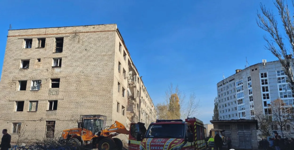 У Запоріжжі ліквідовують наслідки ворожої атаки