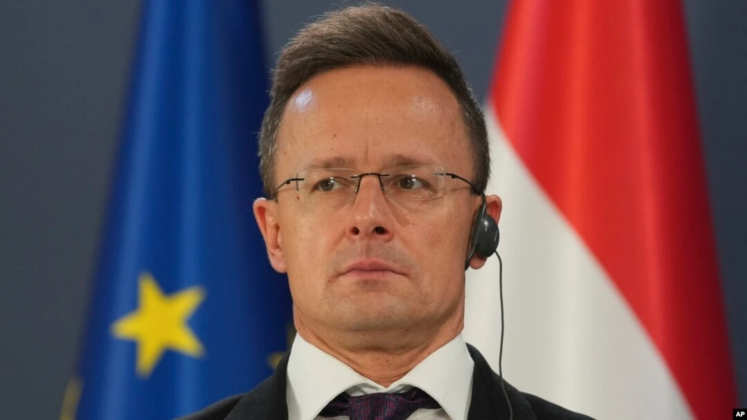 Угорського голову МЗС Сіярто зловили на брехні щодо санкцій США за російську нафту