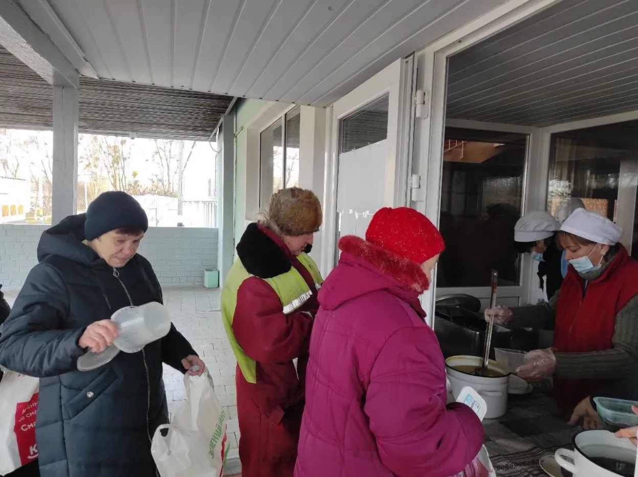 У Харкові діють пункти видачі безкоштовних обідів