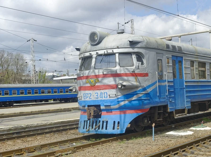 Низка приміських потягів на Харківщині змінили маршрути або не курсуватимуть
