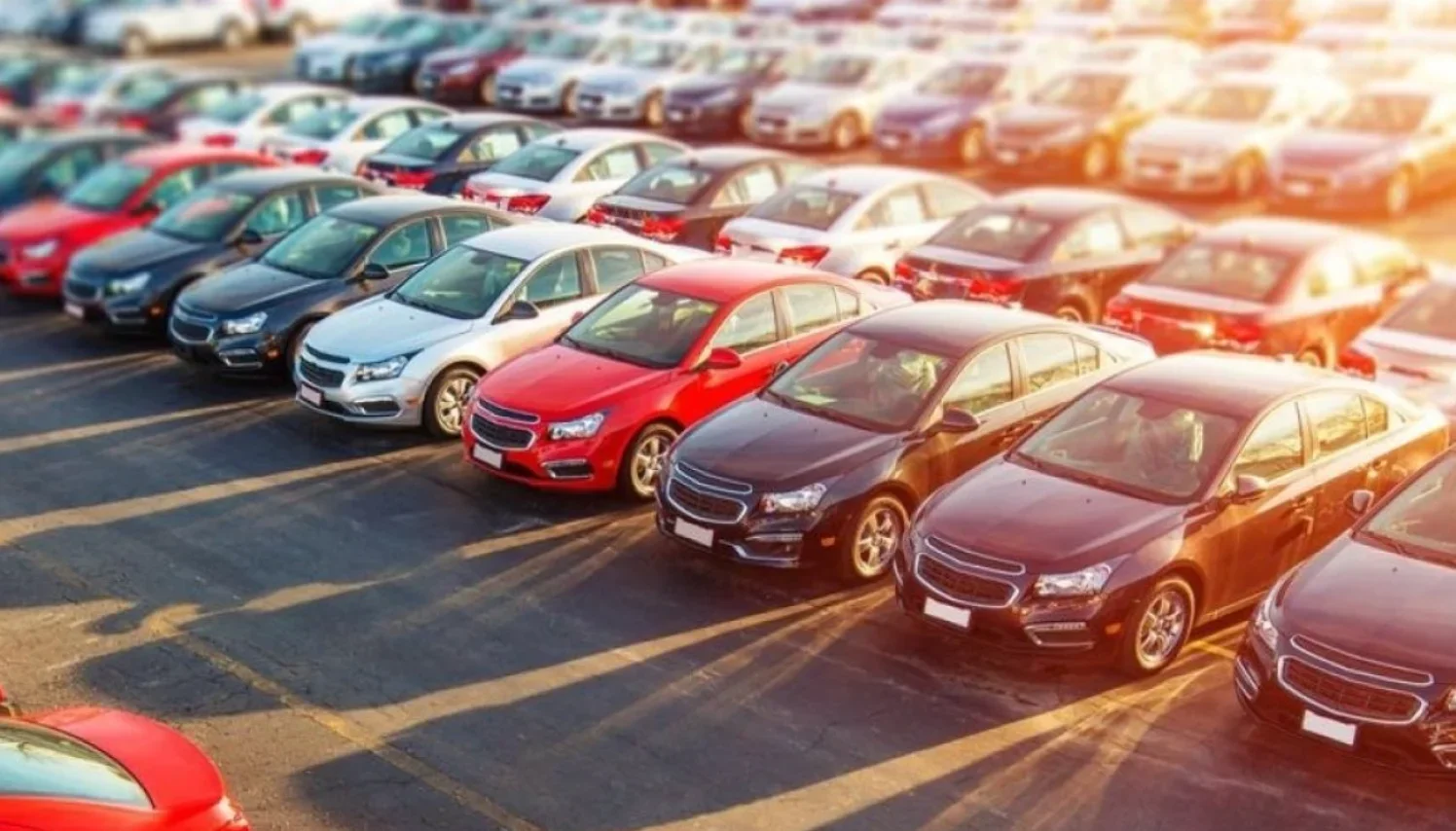 Авто в Україні здорожчали удвічі: що відбувається на ринку під час війни