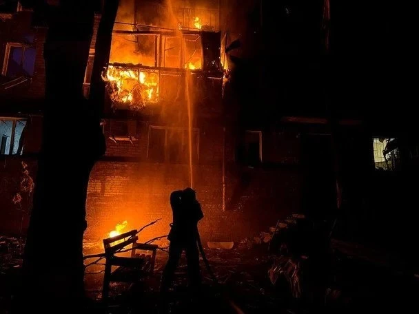 Росіяни потягом ночі понад десять разів вдарили по Запоріжжю: деталі від влади