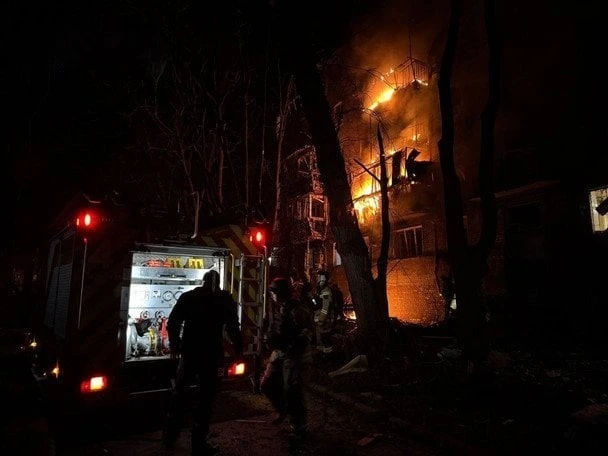 Росіяни потягом ночі понад десять разів вдарили по Запоріжжю: деталі від влади