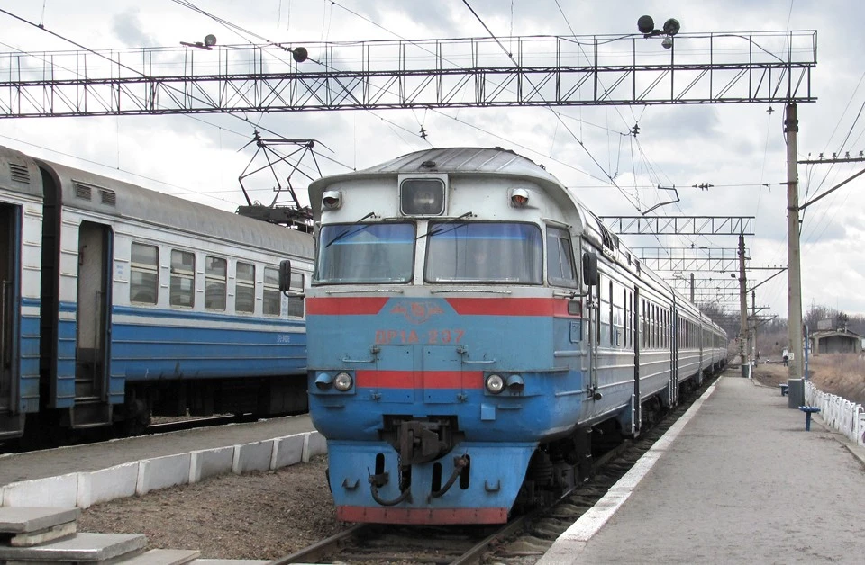Укрзалізниця обмежила рух приміських потягів на Харківщині