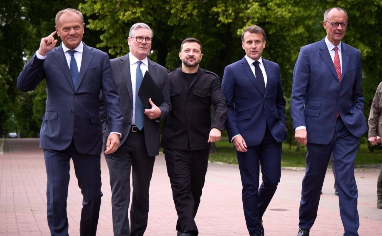Лідери Європи радять Зеленському не погоджуватися на вимоги РФ без гарантій безпеки з боку США – WSJ