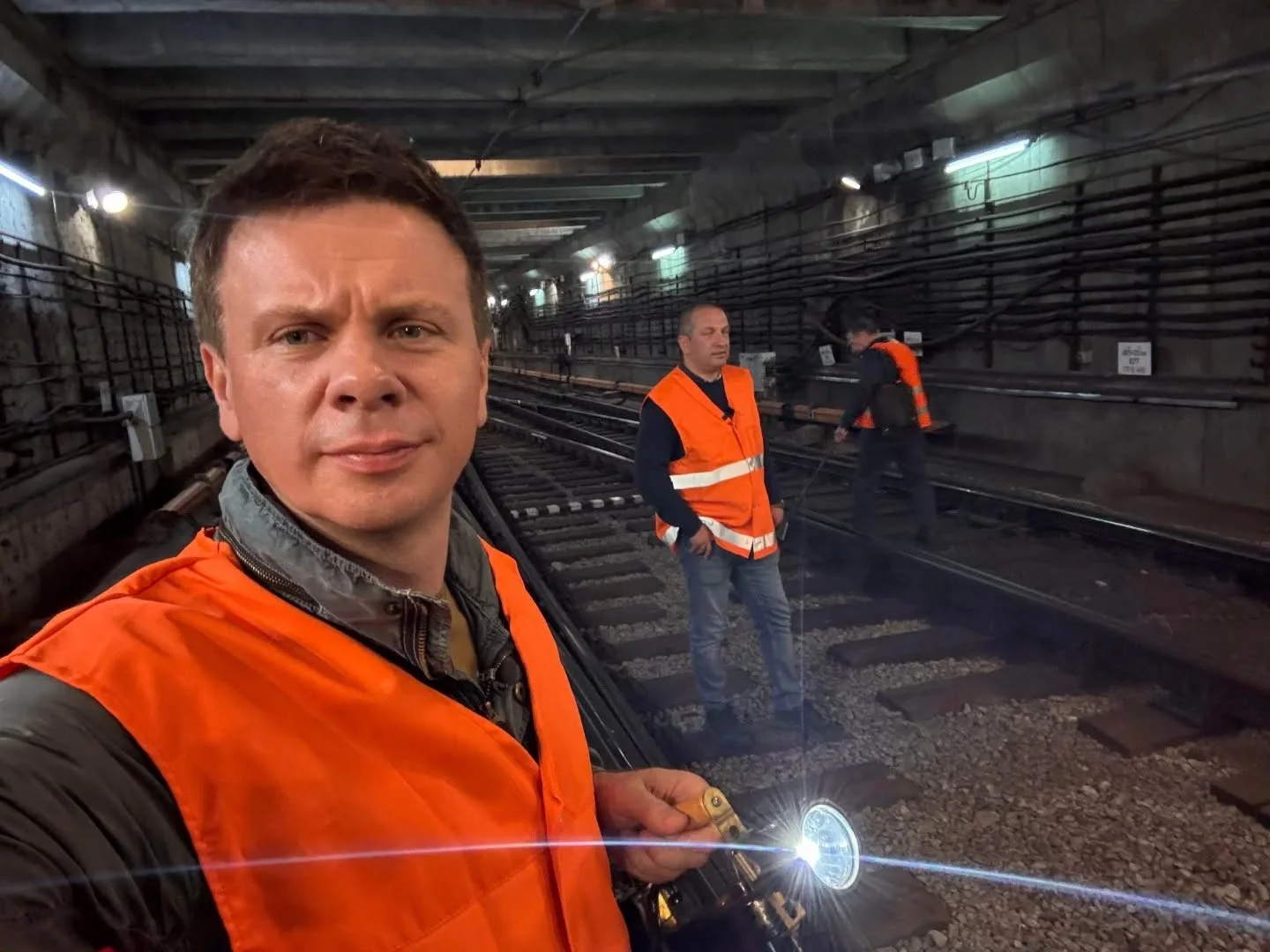 Популярний телеведучий озвучив оголошення для підземки у Харкові