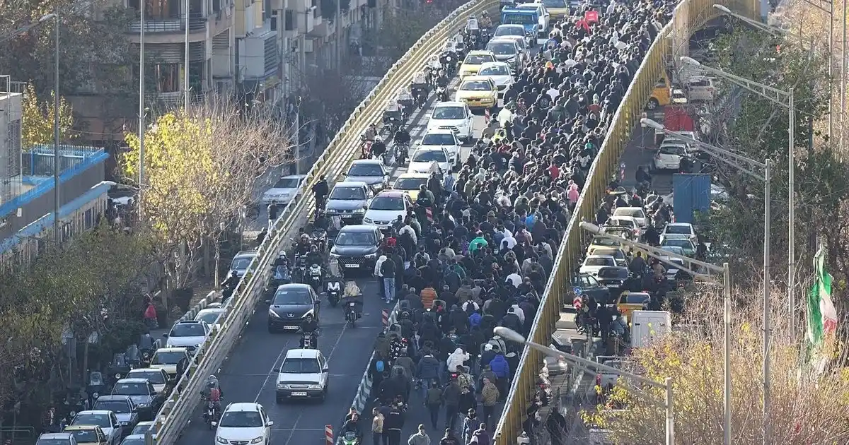 Економічний вибух у регіонах Ірану: протести переросли у смертельні сутички