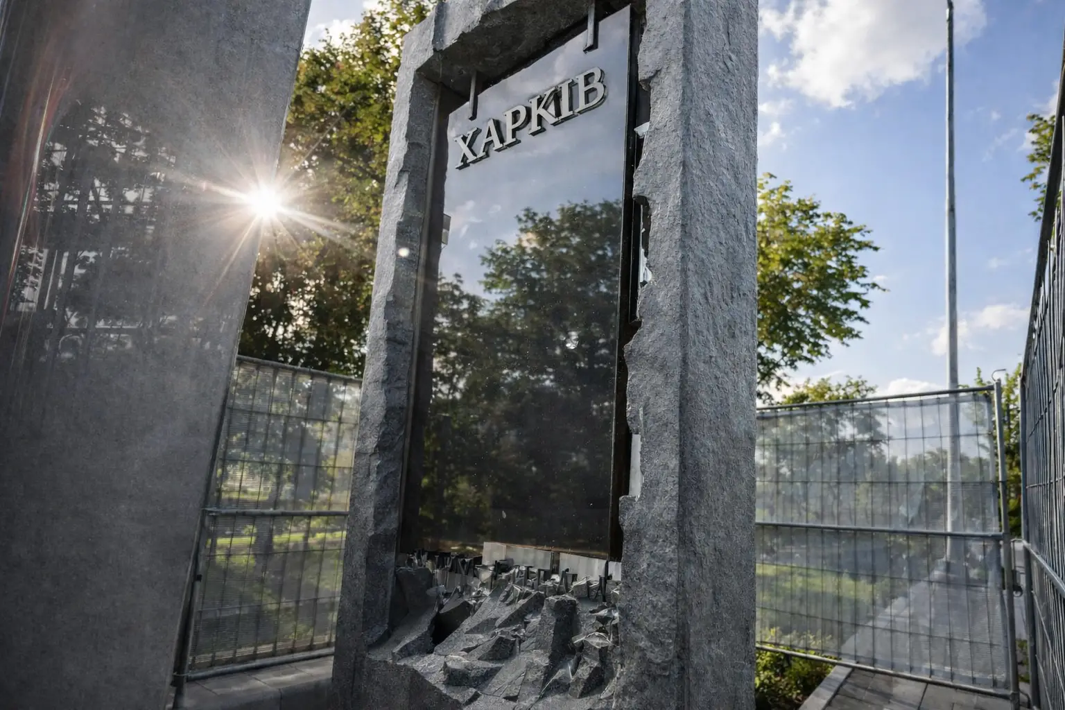 Пам’ять, що зростає разом із війною: у Харкові розширюють електронну стелу загиблих захисників