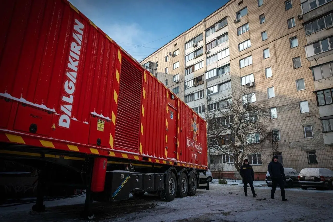Генератори для кварталів і резерв пального: уряд гасить енергокризу після ударів по мережі