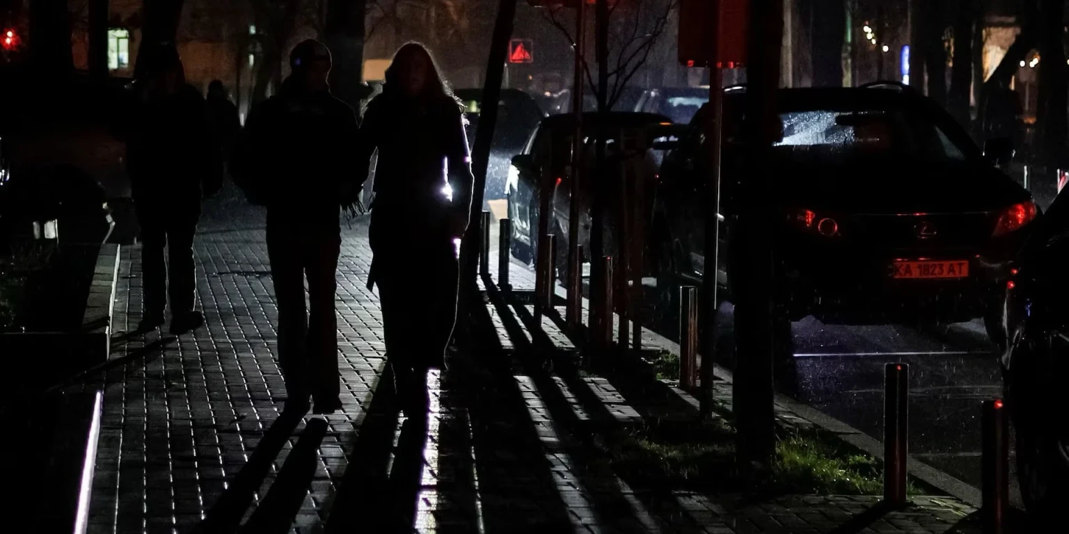 Енергосистема під тиском морозів і атак: у Києві діють аварійні обмеження