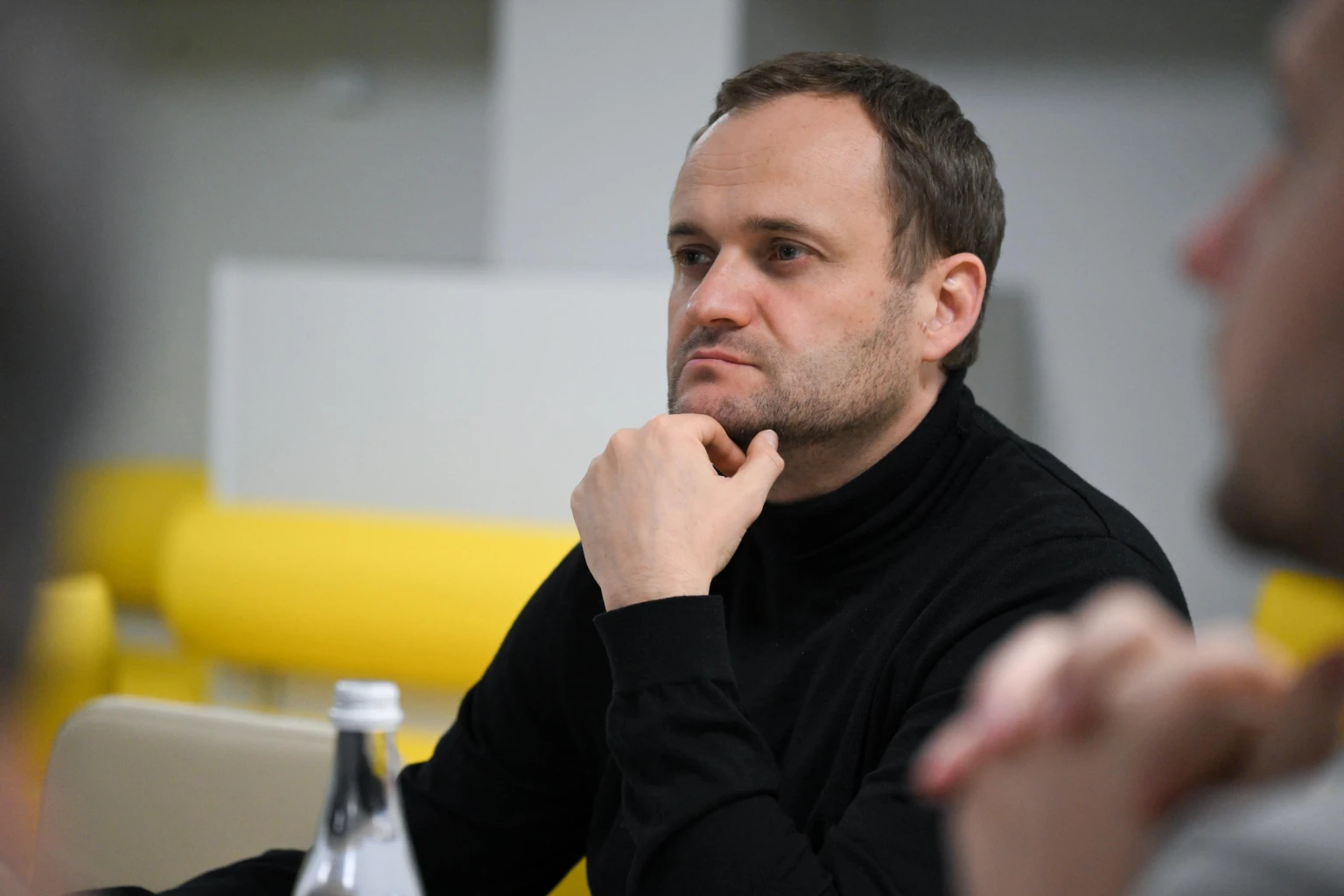 Комендантська година без змін, але з винятками: коли українцям можуть дозволити рух уночі