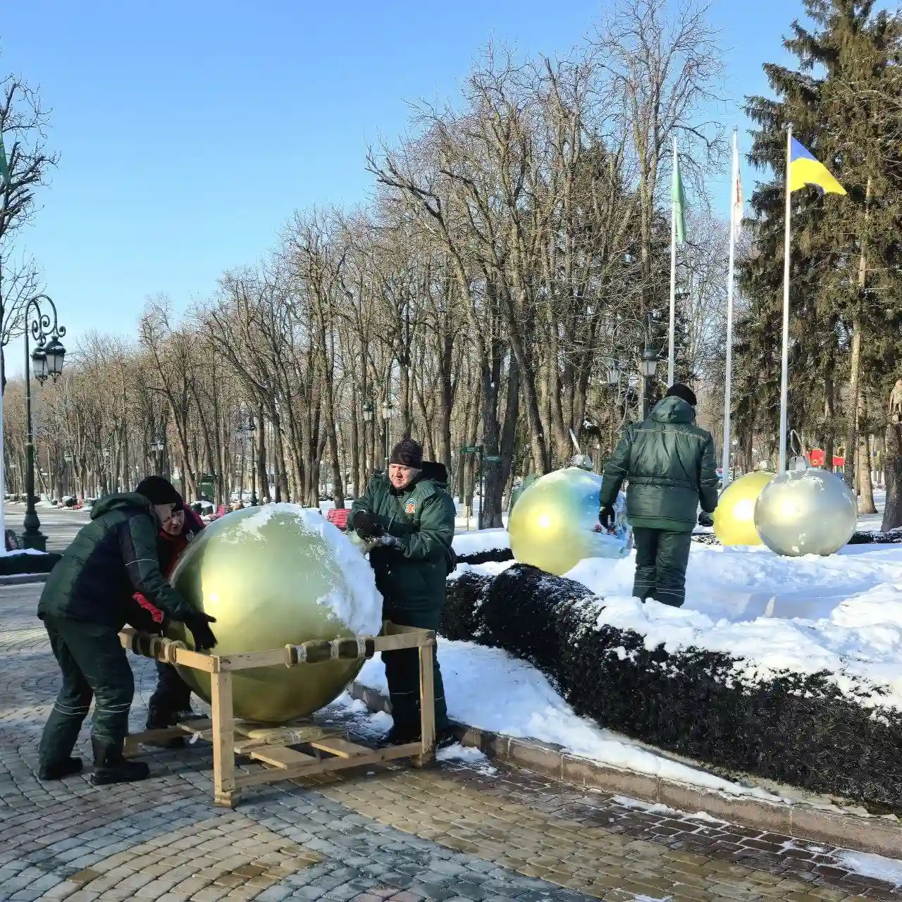 Харків прощається з ілюмінацією: як місто демонтує святкові локації