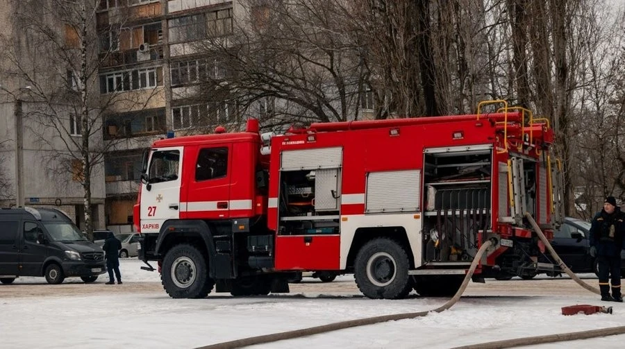 Ранкова пожежа у Харкові: рятувальники гасили вогонь в університетському манежі