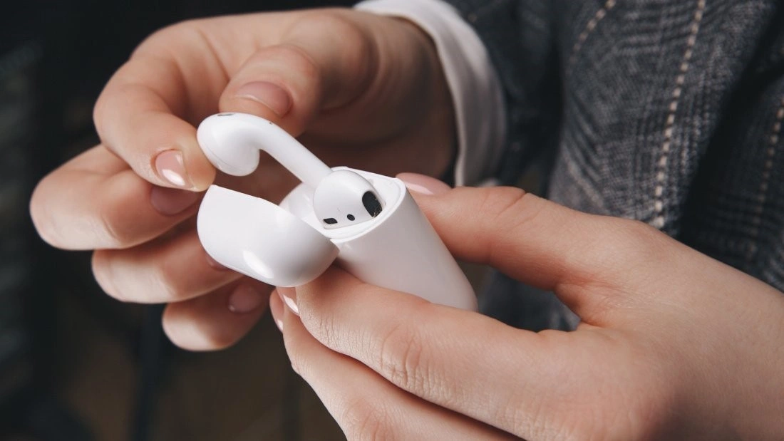 Загубили AirPods? Покрокова інструкція, як знайти навушники Apple
