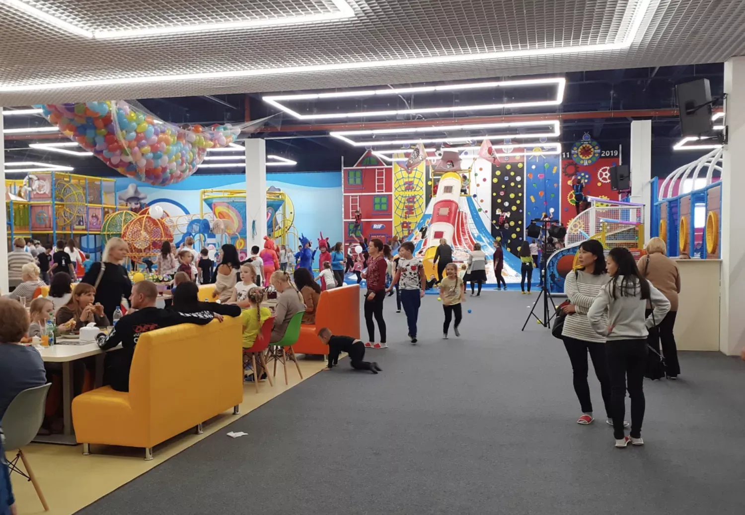 Масове отруєння в Миколаєві: кількість постраждалих у Happy Land продовжує зростати