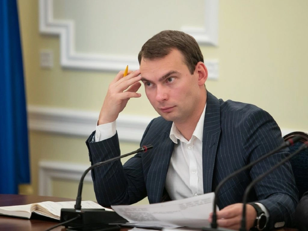 Податковий маневр Банкової: законопроєкт про збори розділять на три частини