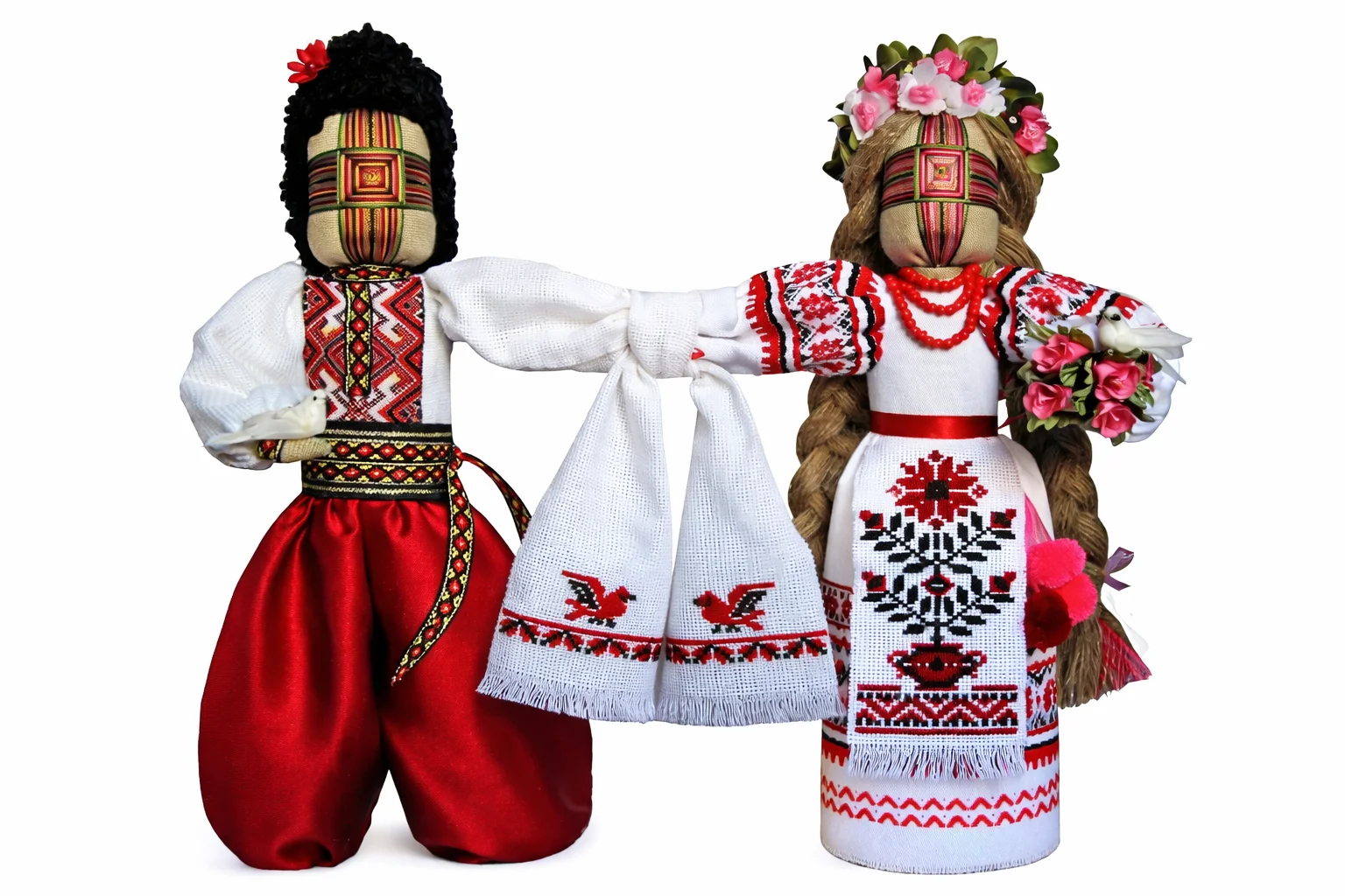 Як зробити українську ляльку-мотанку оберіг для родини