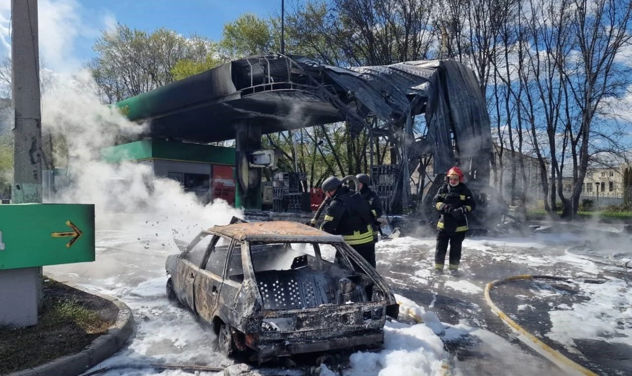 Нічна атака дронів на Харків: руйнування та поранені у трьох районах