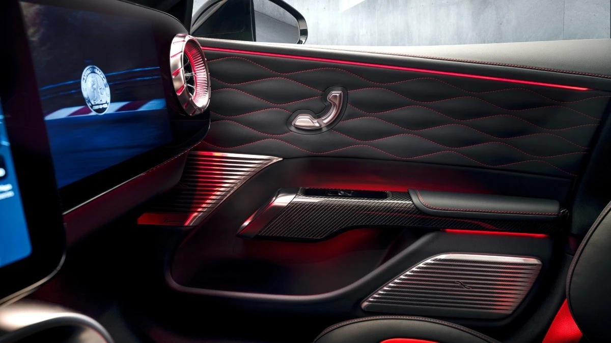 Створений з нуля: бренд Mercedes-AMG випустив шалений електричний фастбек