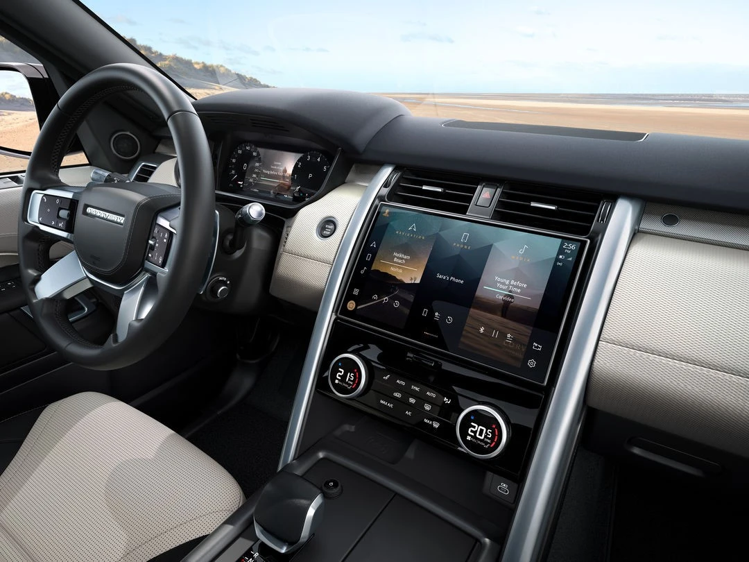 Land Rover Discovery: практичний універсал підвищеної прохідності для сімейних маршрутів і далеких поїздок