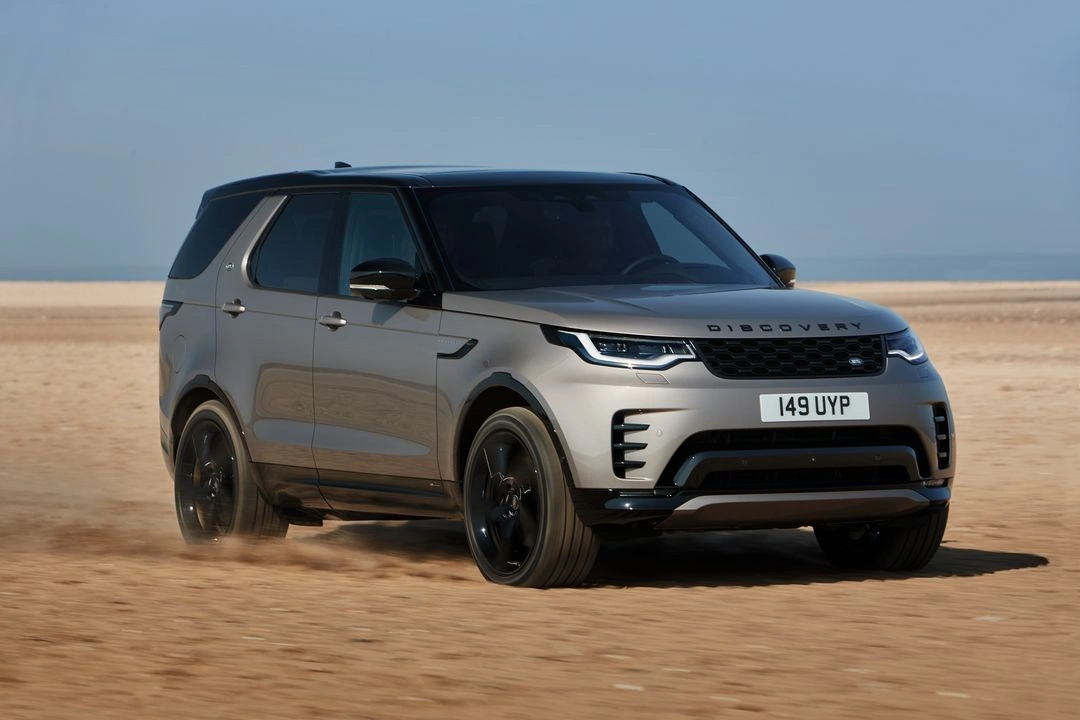 Land Rover Discovery: практичний універсал підвищеної прохідності для сімейних маршрутів і далеких поїздок
