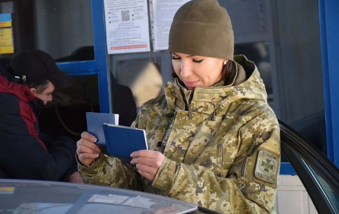 Червневий бум на кордоні: прикордонники готують додаткові сили через наплив туристів