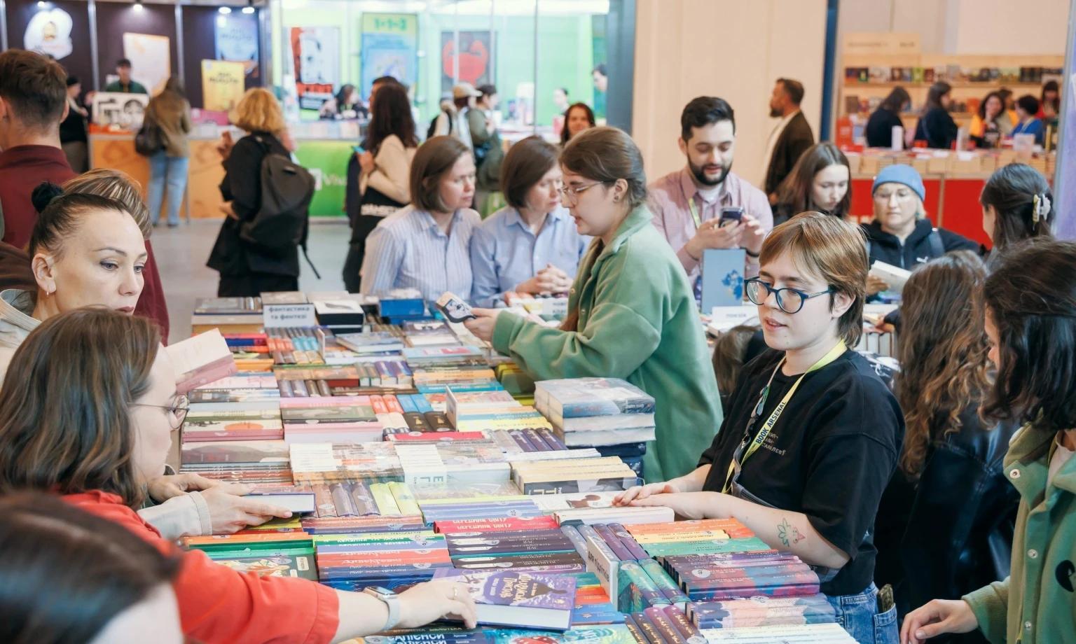 Київський «Книжковий Арсенал» оголосив дату наступного фестивалю після успішного проведення попри загрозу обстрілів