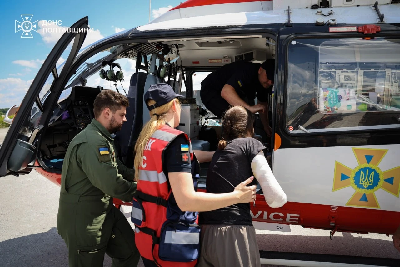 Постраждалу у Харкові рятувальницю доправили на реабілітацію до Львова