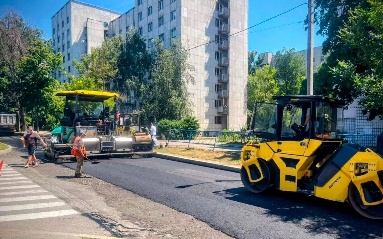 Харківські шляховики завершили серію ремонтів на магістралях та оновлюють тротуари